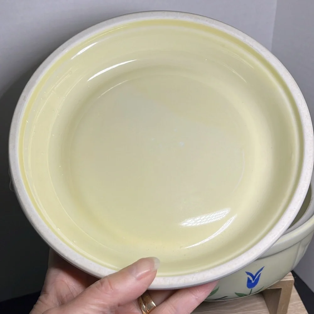 Vintage Hall’s Superior Quality Kitchenware Covered Casserole Piggly Wiggly